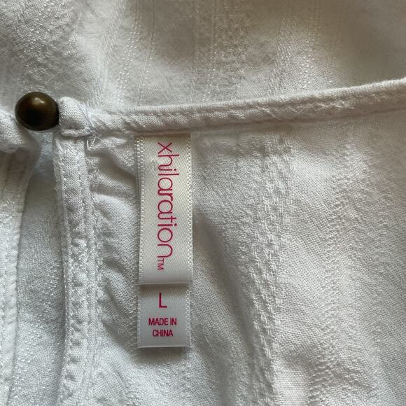 Xhilaration White Floral Embroidered Flutter Sleeve Boho Top L - Picture 4 of 6